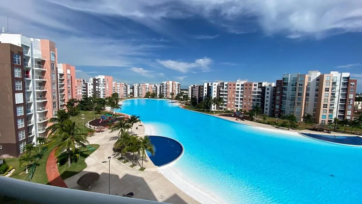 Blue Lagoon Near The Airport Cancun Apartment